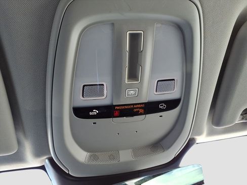 Used 2023 Volvo XC60 B5 Plus w/ Climate Package image 24