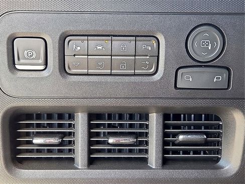 New 2025 Chevrolet Brightdrop 400 image 18