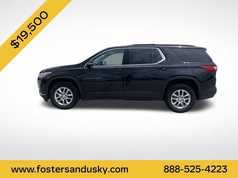 Used 2020 Chevrolet Traverse LT FWD image 2