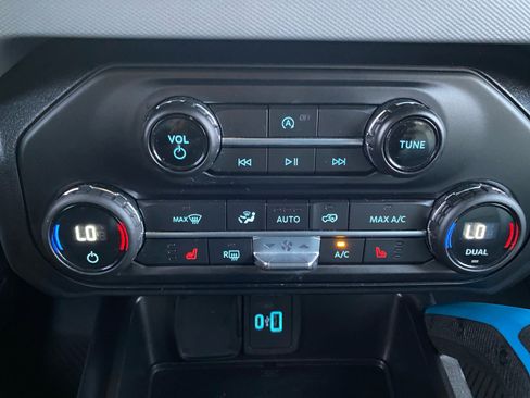 Used 2021 Ford Bronco Black Diamond image 18