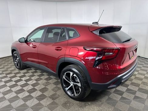 Used 2024 Chevrolet Trax RS w/ Driver Confidence Package image 11