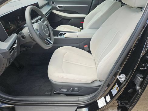 Used 2025 Hyundai Sonata SEL FWD image 11
