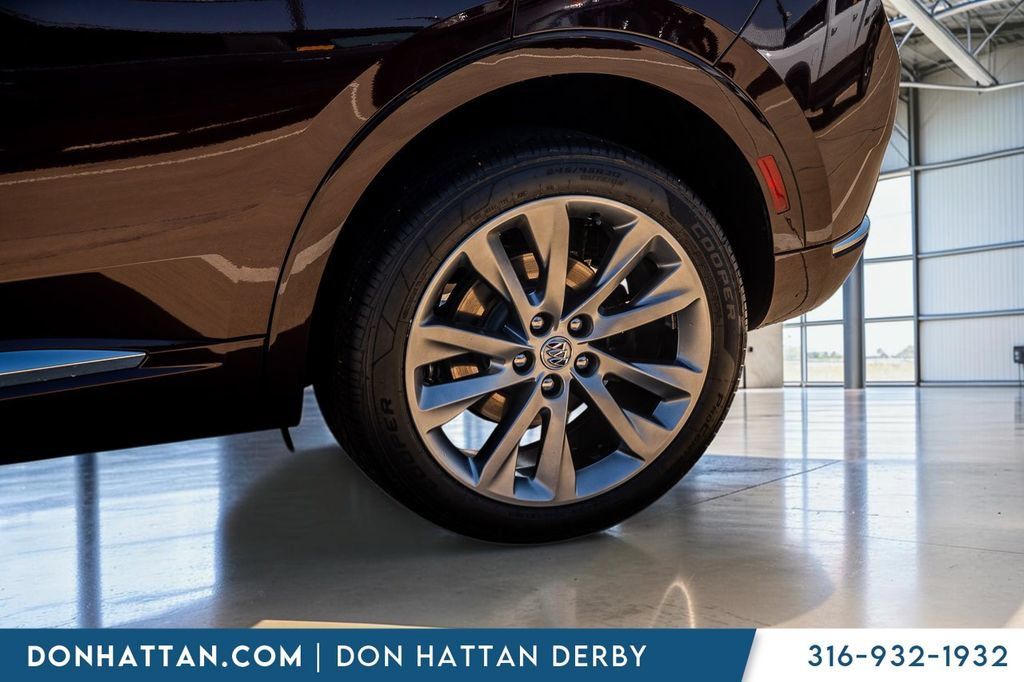 Used 2022 Buick Envision Avenir w/ Premium Seat Package FWD image 35
