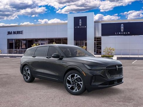 New 2026 Lincoln Nautilus Premier w/ Equipment Group 102A AWD/4WD image 7