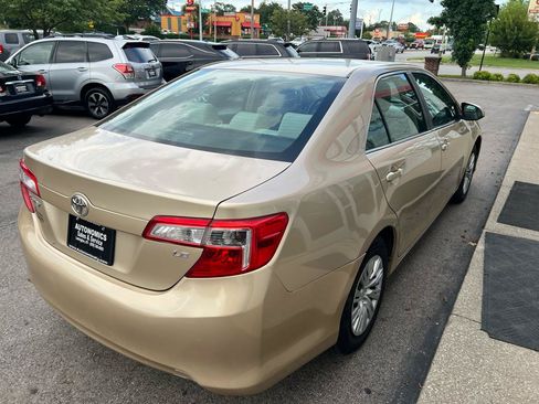 Used 2012 Toyota Camry LE FWD image 7