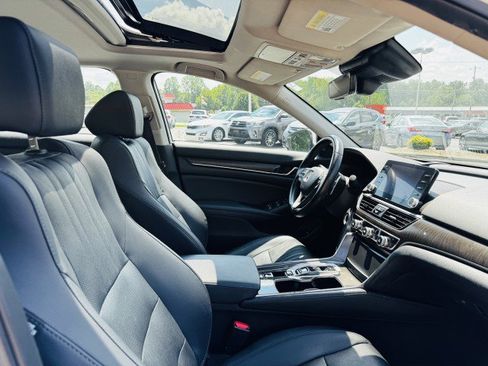 Used 2020 Honda Accord Touring image 19