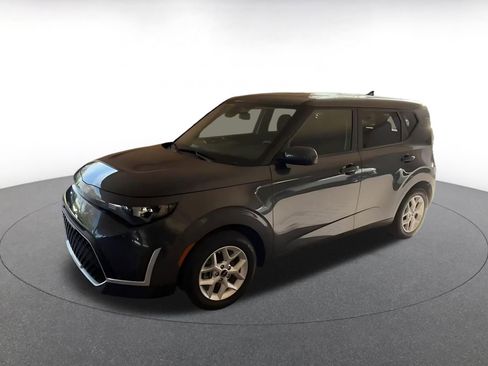 Used 2025 Kia Soul LX w/ LX Technology Package image 7