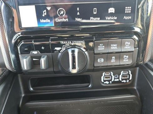 Used 2024 RAM 2500 Limited image 50