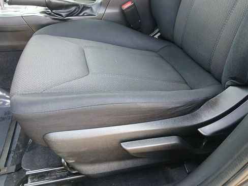 Used 2019 Subaru Crosstrek 2.0i w/ Eyesight System image 18