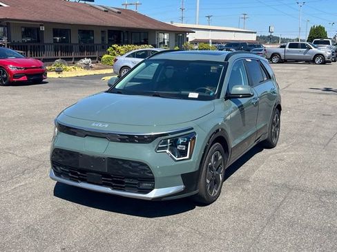 Certified 2023 Kia Niro Wave w/ Wave Preserve Package FWD image 3