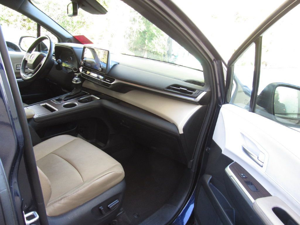 Certified 2023 Toyota Sienna XLE w/ XLE Plus Package AWD/4WD image 18