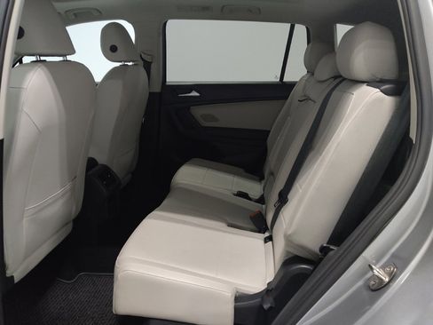 Used 2021 Volkswagen Tiguan SEL w/ 3rd Row Seat Package image 18