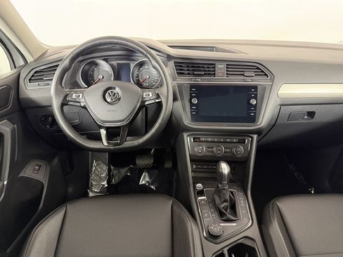 Used 2018 Volkswagen Tiguan SEL AWD/4WD image 14