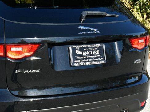 Used 2018 Jaguar F-PACE Prestige image 10