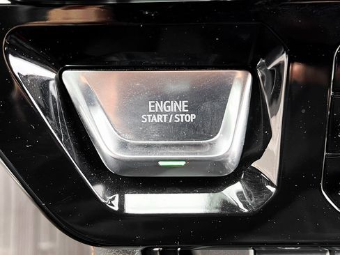 Used 2025 GMC Sierra 1500 AT4 w/ AT4 Preferred Package image 8