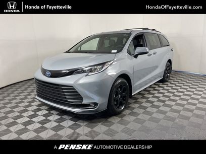 Used 2025 Toyota Sienna XLE Woodland Edition