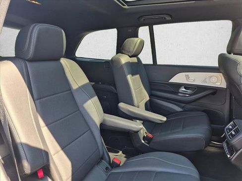 Used 2025 Mercedes-Benz GLS 450 4MATIC image 22