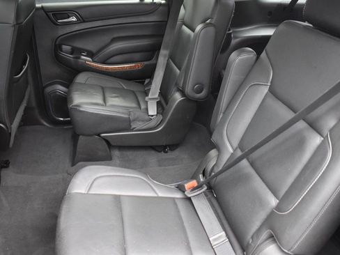 Used 2019 Chevrolet Suburban Premier image 28