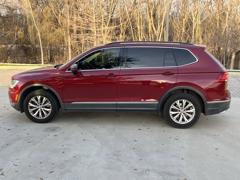 Used 2018 Volkswagen Tiguan SE w/ Panoramic Sunroof Package image 7