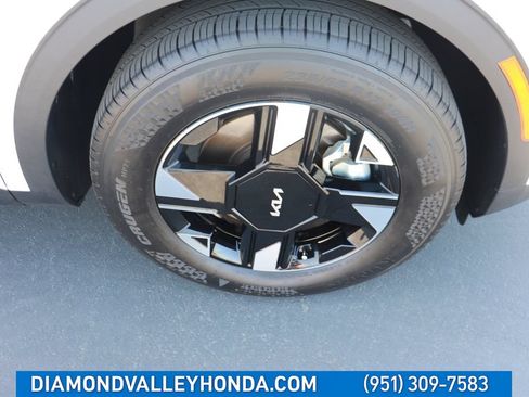 Used 2026 Kia Sportage LX FWD image 26