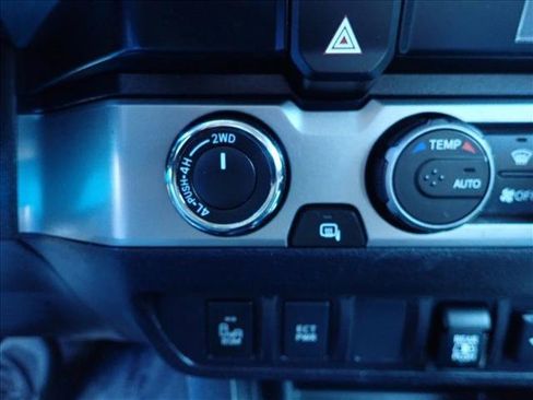 Used 2021 Toyota Tacoma SR5 w/ Technology Package AWD/4WD image 18