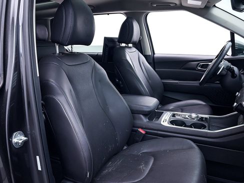 Used 2025 Kia Carnival SX image 36