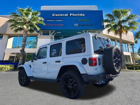 Used 2023 Jeep Wrangler Unlimited Sahara w/ Dual Top Group image 7
