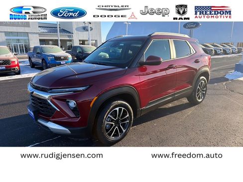 Used 2025 Chevrolet TrailBlazer LT image 1