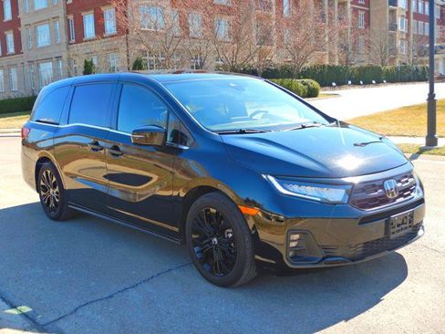 Used 2025 Honda Odyssey Sport-L image 3