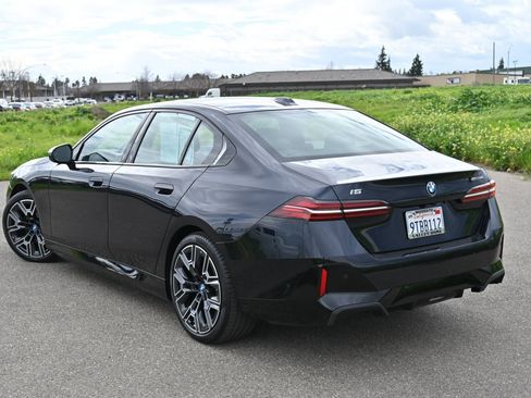 Certified 2025 BMW i5 eDrive40i w/ M Sport Package image 5