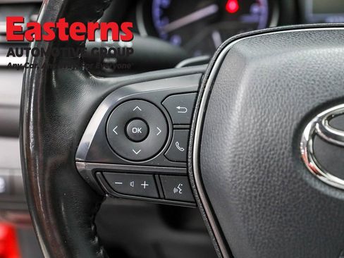 Used 2021 Toyota Camry SE w/ Cold Weather Package image 15