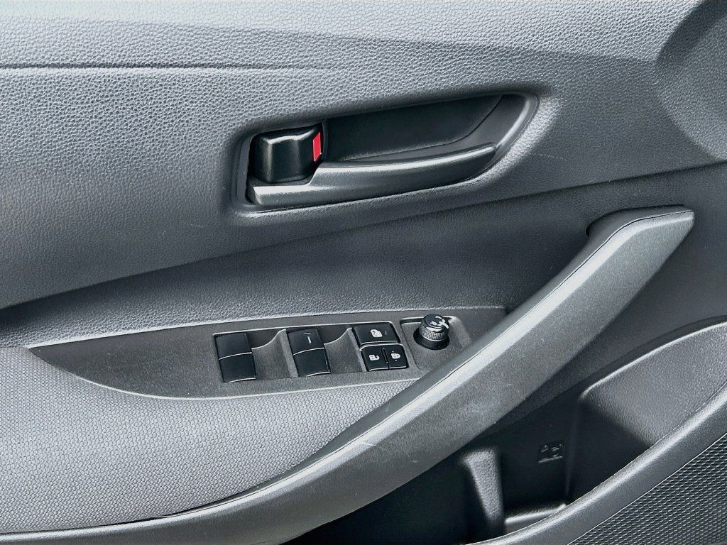 Used 2022 Toyota Corolla LE FWD image 17