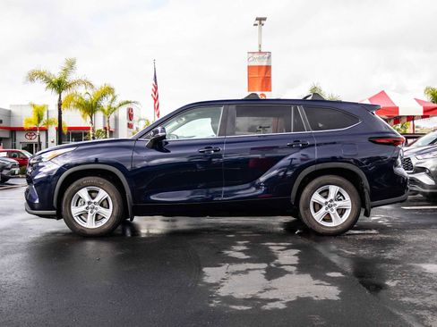 Certified 2024 Toyota Highlander LE image 4