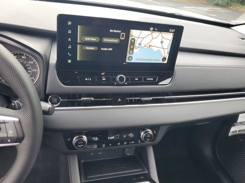 New 2026 Mitsubishi Outlander SE image 14