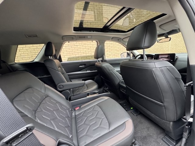 New 2026 Nissan Pathfinder Platinum AWD/4WD image 20