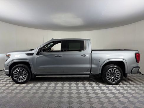 Used 2025 GMC Sierra 1500 Denali Ultimate AWD/4WD image 9