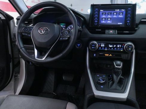 Used 2022 Toyota RAV4 XLE Premium image 22