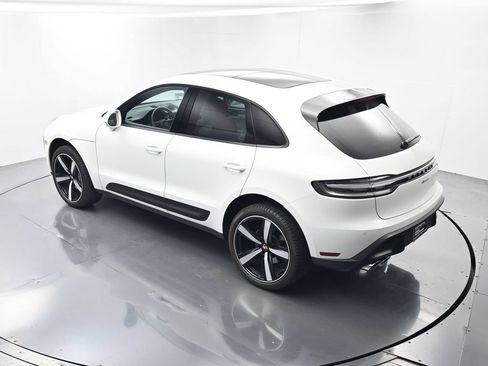 Certified 2025 Porsche Macan AWD/4WD image 36