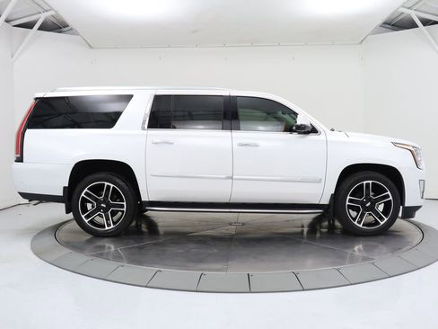 Used 2020 Cadillac Escalade ESV Luxury image 6