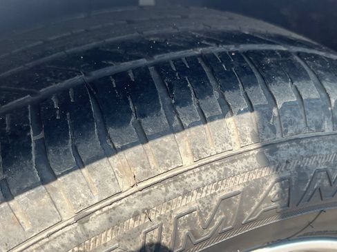 Used 2023 Chrysler Pacifica Touring-L FWD image 28