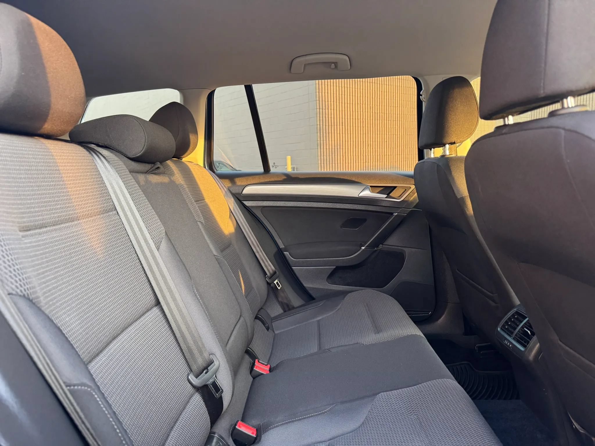 Used 2017 Volkswagen Golf S AWD/4WD image 30