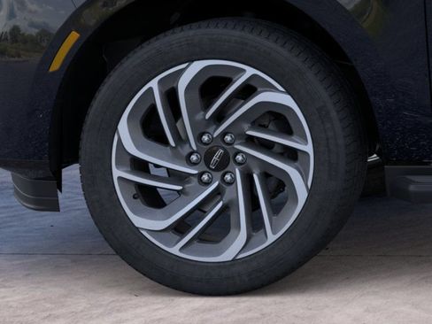 New 2026 Lincoln Navigator Premiere AWD/4WD image 19
