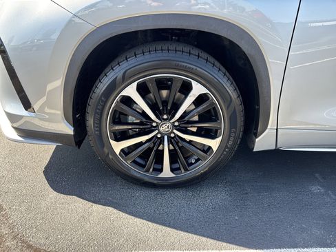 Used 2022 Toyota Highlander XSE AWD/4WD image 30