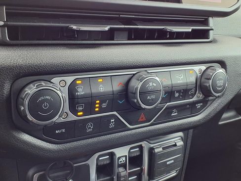 Certified 2024 Jeep Wrangler Sport S image 11