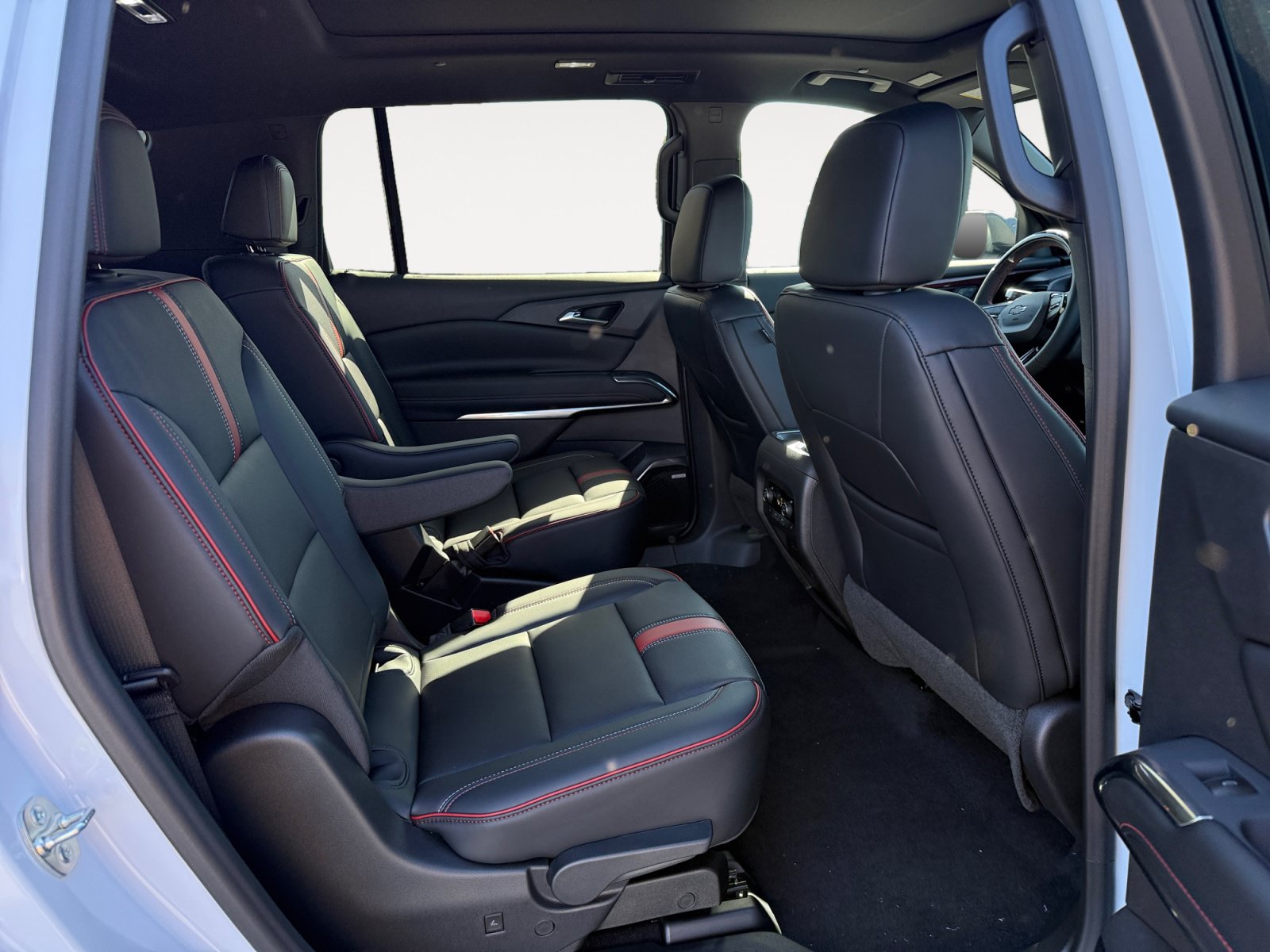 New 2027 Chevrolet Traverse RS AWD/4WD image 18