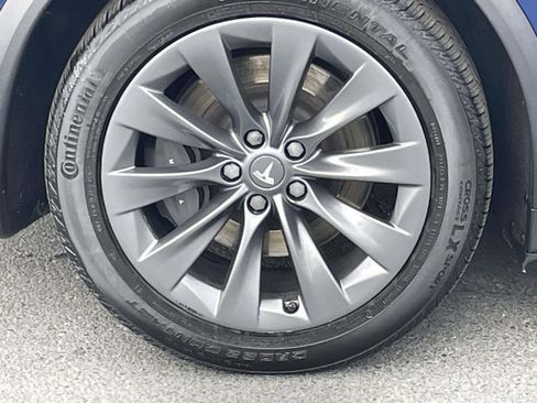 Used 2018 Tesla Model X 75D image 10