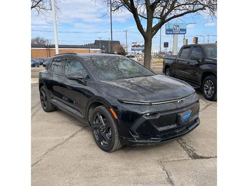 Used 2024 Chevrolet Equinox EV RS image 2