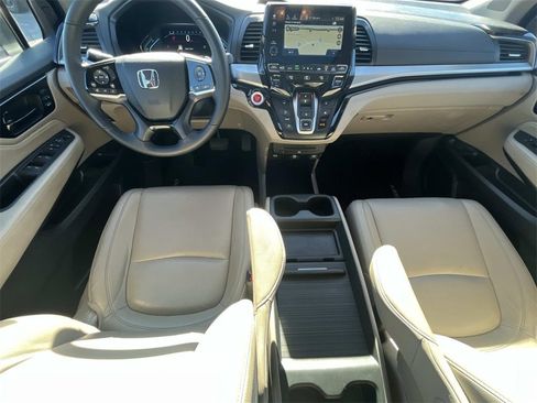 Used 2023 Honda Odyssey Touring image 17