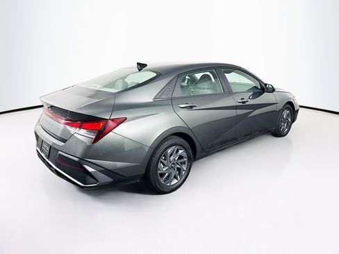 Used 2024 Hyundai Elantra SEL image 9