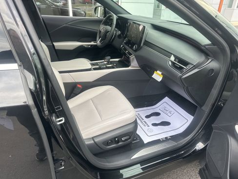 Used 2025 Lexus RX 350 w/ Convenience Package AWD/4WD image 10